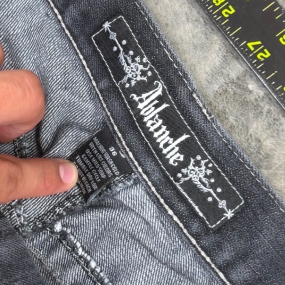 Vintage Southpole Baggy Denim Jorts Black Flame Embroidered Y2K Skater Shorts 36 - Picture 3 of 8